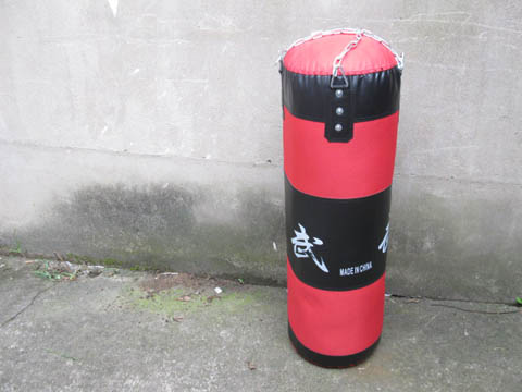 1X Red Boxing Punching Bag Metal Chain 92x33cm 1X Red Boxing Punching Bag Metal Chain 92x33cm