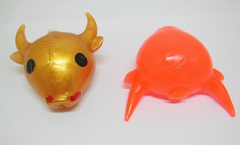 12 Funny Squishy Bull Head Sticky Venting Balls - Click Image to Close