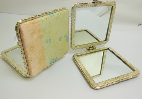 24Pcs Silk Cover Cube Make-up Pocket Mirrors - Click Image to Close