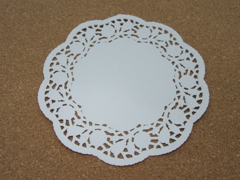 1 Box of 2000pcs Useful White Paper Doilies 100mm - Click Image to Close