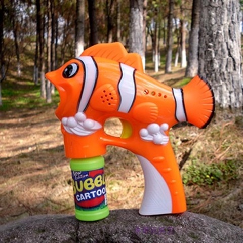 30X Battery Operated Flashing Clown Fish Bubble Guns w/Sound - Click Image to Close