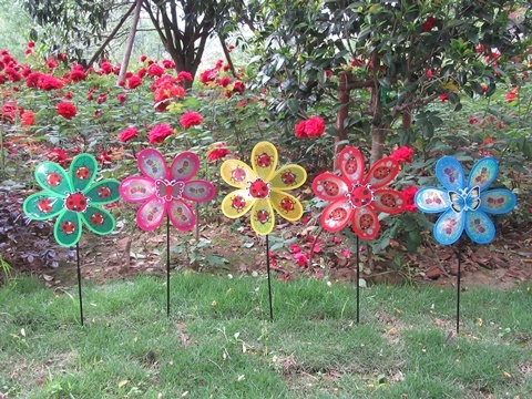 5x Huge Beetle Flower Windmills / Wind spinner 5x Huge Beetle Flower Windmills / Wind spinner
