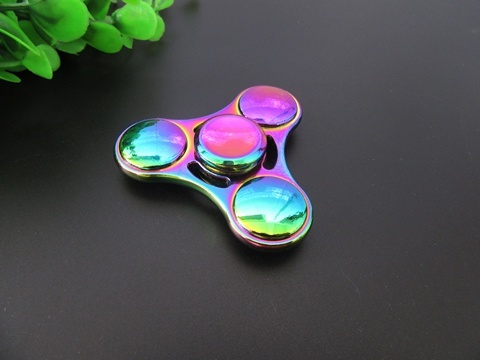 1X 3D Fingertip Fidget Hand Tri-Spinner Anti Stess Toy - Click Image to Close