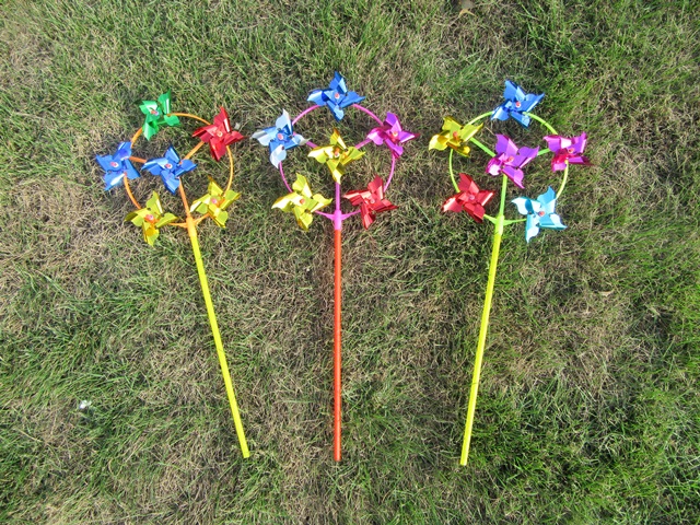 100 Exciting Plastic Windmill in 6-heads Flower Design - Click Image to Close