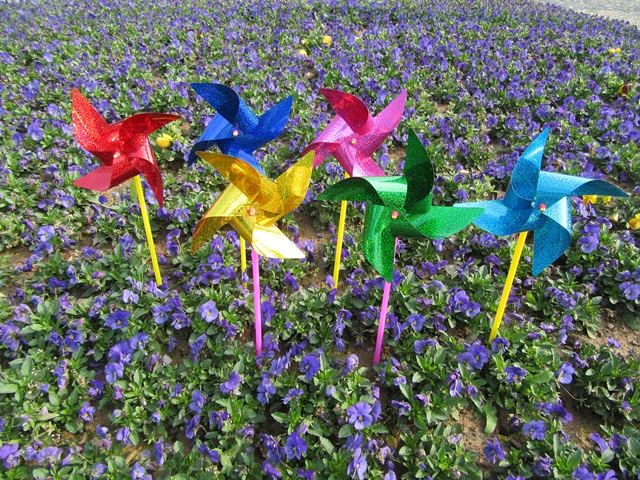 100 HQ Exciting Glitter Flower Plastic Windmills Great Toy - Click Image to Close