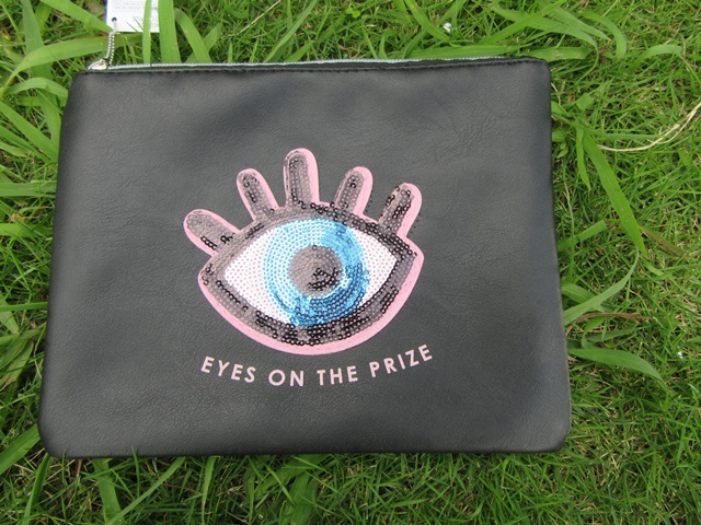 4Pcs Leatherette Eyes On The Prize Case Zipper Bags - Click Image to Close